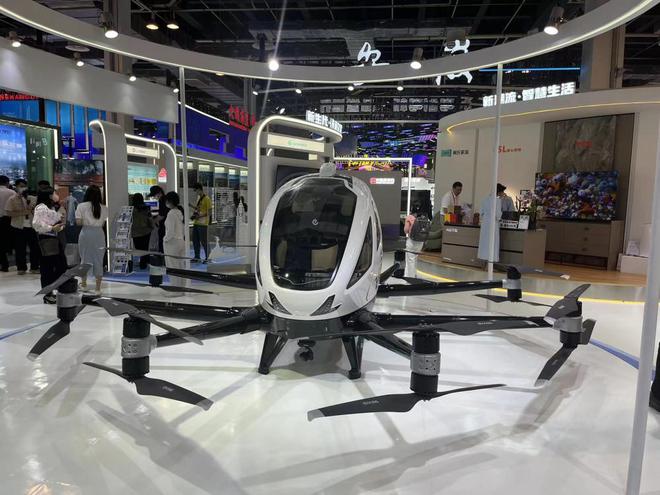 探馆'中国品牌日' 中国制造迈向绿色创新与智能无人飞行器制造'双轨道'